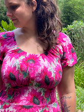 Load image into Gallery viewer, Bloomin&#39; Pink
